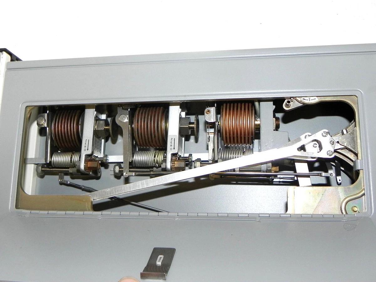 Used FOXBORO 132F-N4 INDICATING CONTROLLER 132FN4 SUPPLY 20-22 PSIG