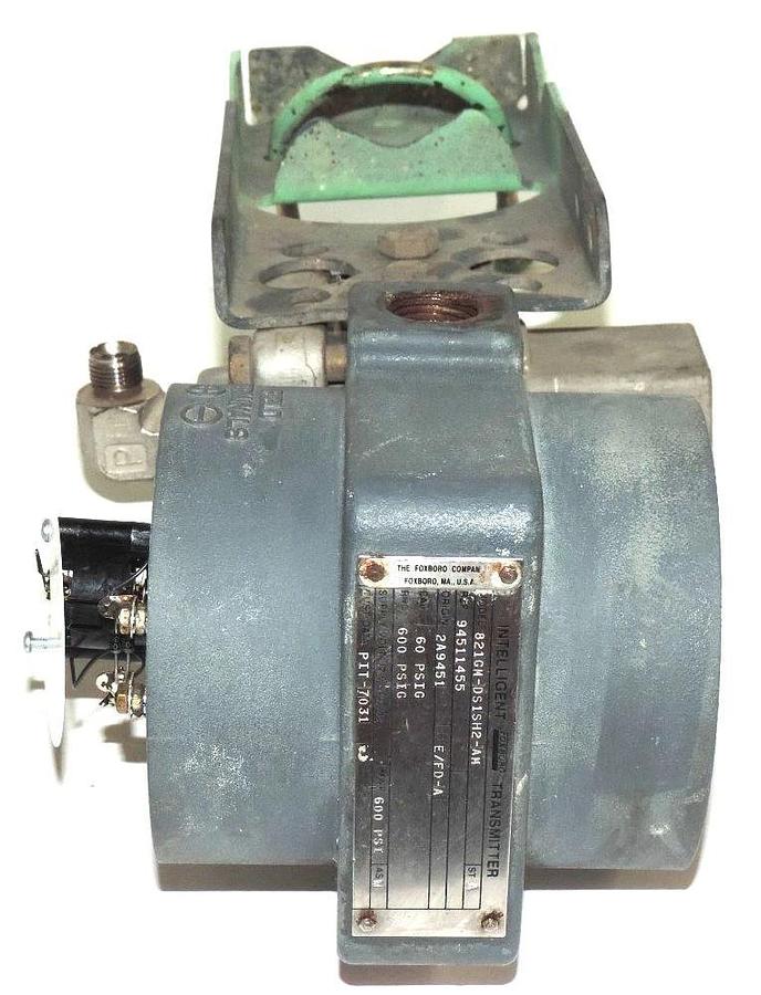 Used FOXBORO 821GM-DS1SH2-AM INTELLIGENT TRANSMITTER W/ L0121GT/C 820 TRANSMITTER