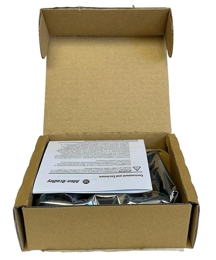 ALLEN BRADLEY 1769-OB16 /B CompactLogix 16-PT SOURCING OUTPUT MODULE 24VDC NSMP