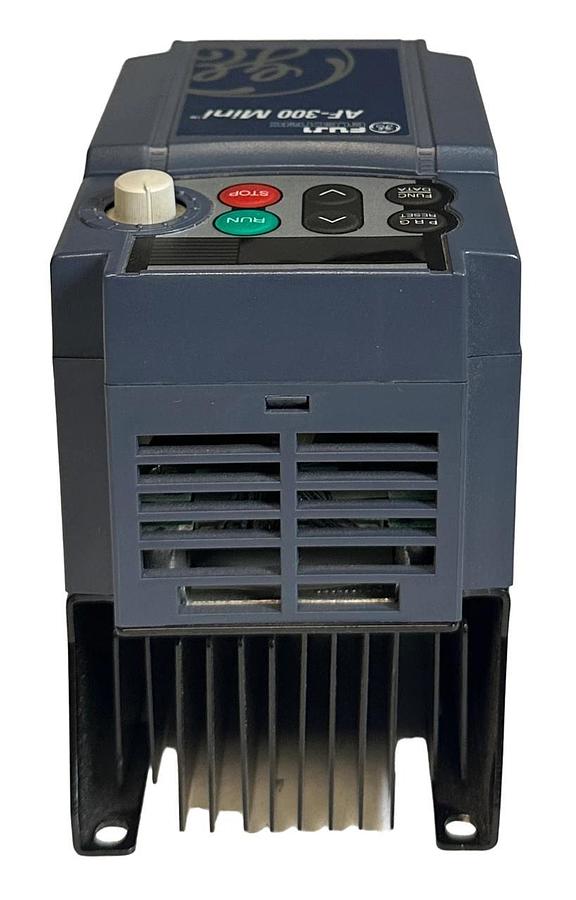 Used FUJI ELECTRIC 6KXC123001X9A1 / AF-300 Mini AC DRIVE 200-240V 3PH 5.3A 1HP USNP