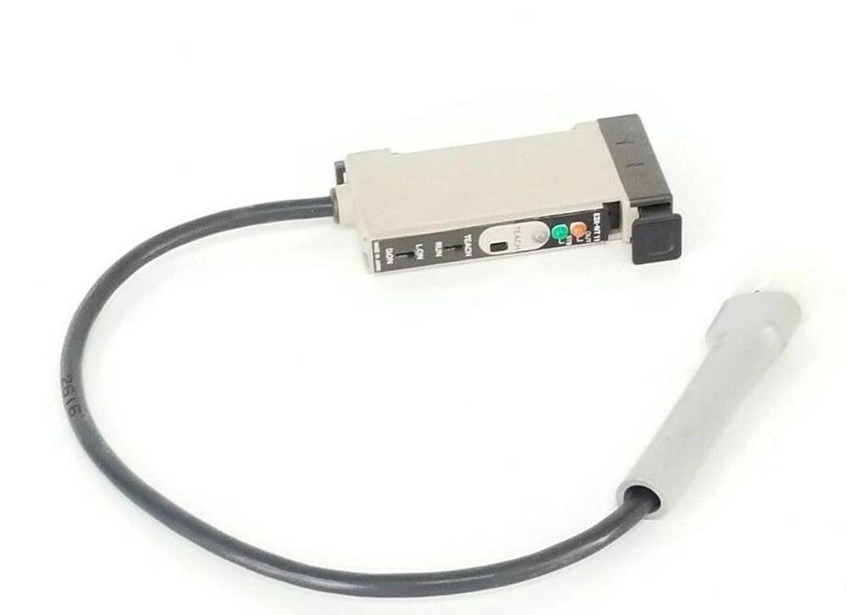 Used OMRON E3X-NT11 PHOTOELECTRIC SENSOR E3XNT11, 10.5'' LEAD