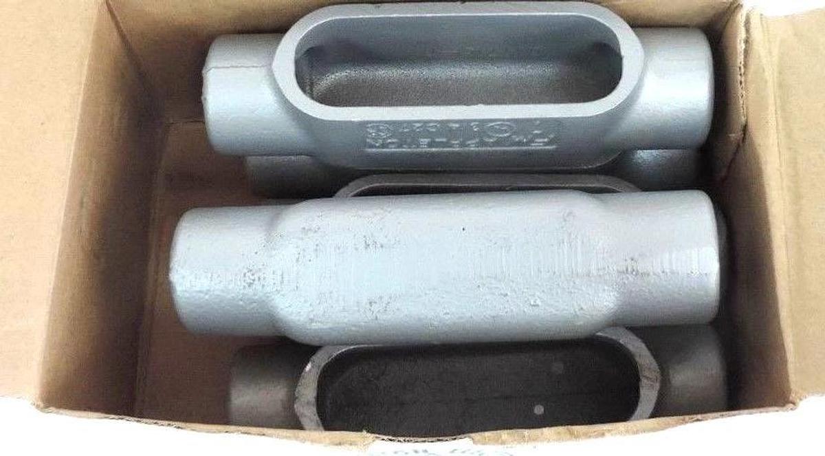 Used BOX OF 5 NEW APPLETON APP C27 GRAYLOY FM7 CONDUIT BODY 3/4" APPCC27