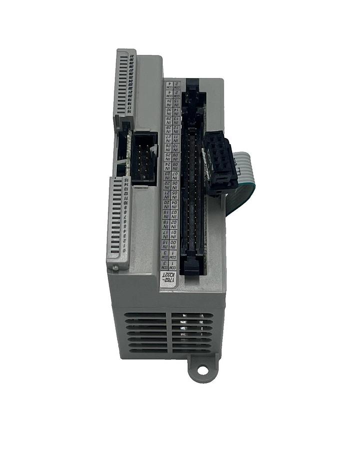 Allen‑Bradley 1762‑IQ32T SER A REV B 32‑Point 24 V DC Sink/Source Input Module