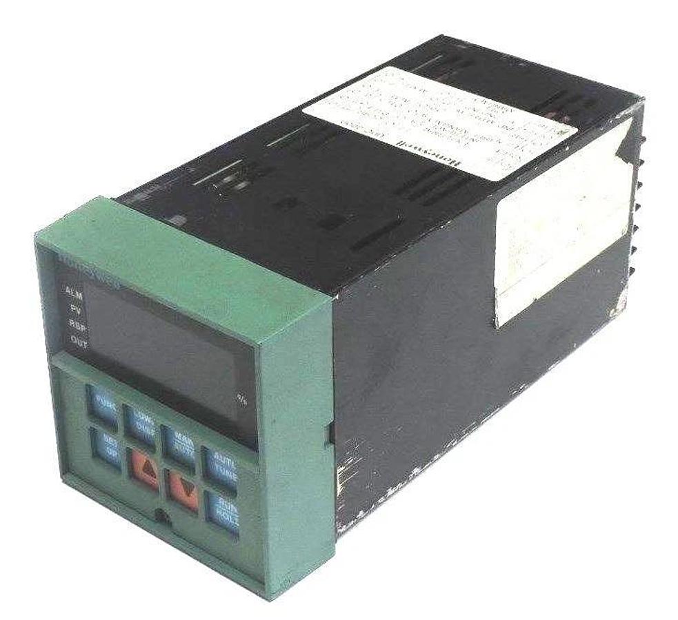 Used HONEYWELL DC3003-0-10A-1-00-0111 TEMPERATURE CONTROLLER UDC-3000 DC3003