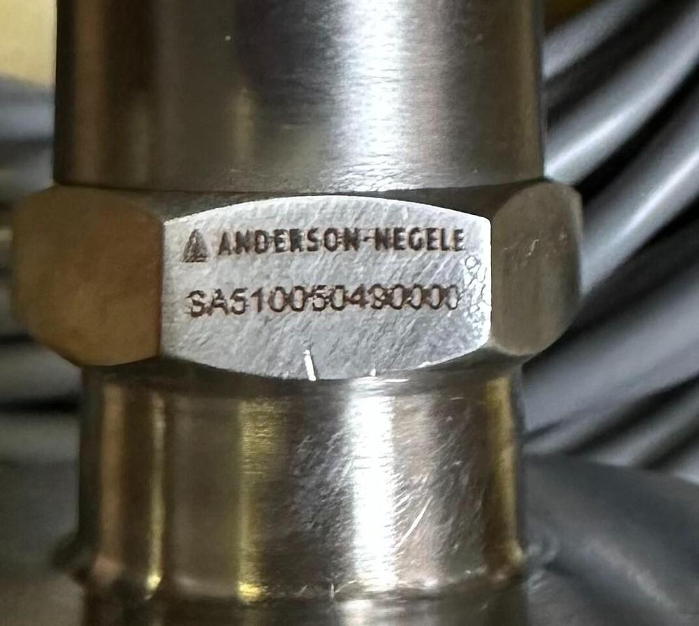 Used NEW ANDERSON NEGELE CT14077F031115 / SA510050490000 TEMP TRANSMITTER & HOUSING