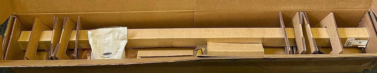 NEW BANNER SLSE14-900P8 / SLSE14900P8 EZ-SCREEN EMITTER LIGHT CURTAIN 136746