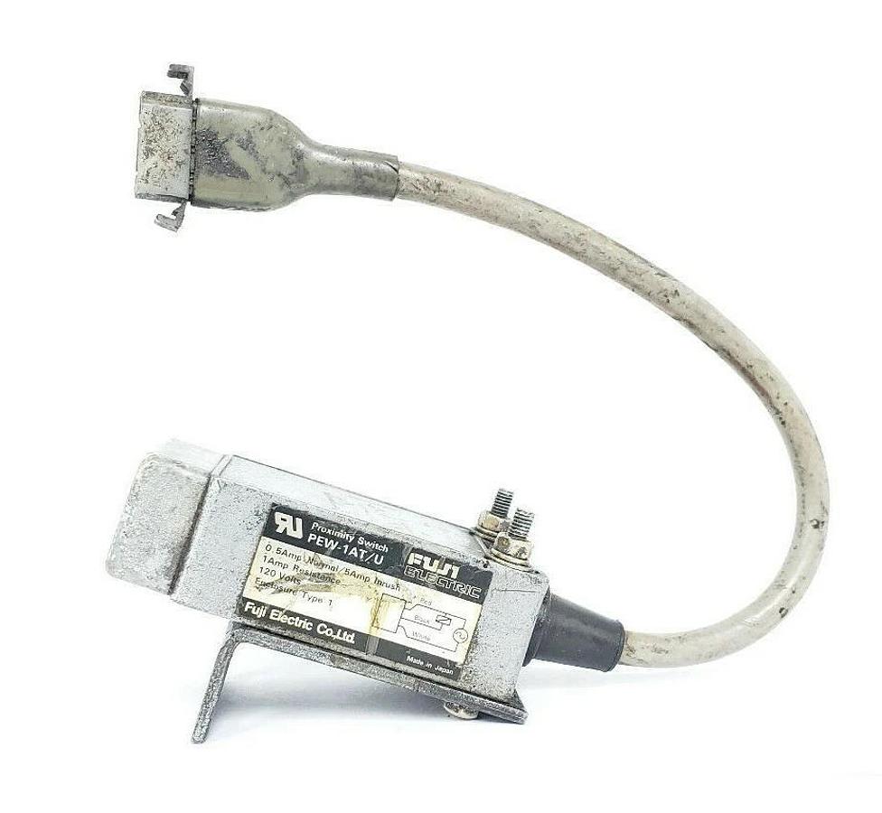 Used FUJI ELECTRIC CO. PEW-1AT/U PROXIMITY SWITCH W/ 11.5'' IN. CABLE & MOUTING ARM