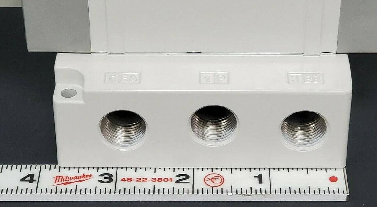 NEW SMC SY9240R-5DZ-03 SOLENOID VALVE SY9240R5DZ03, 0.25~0.7MPa