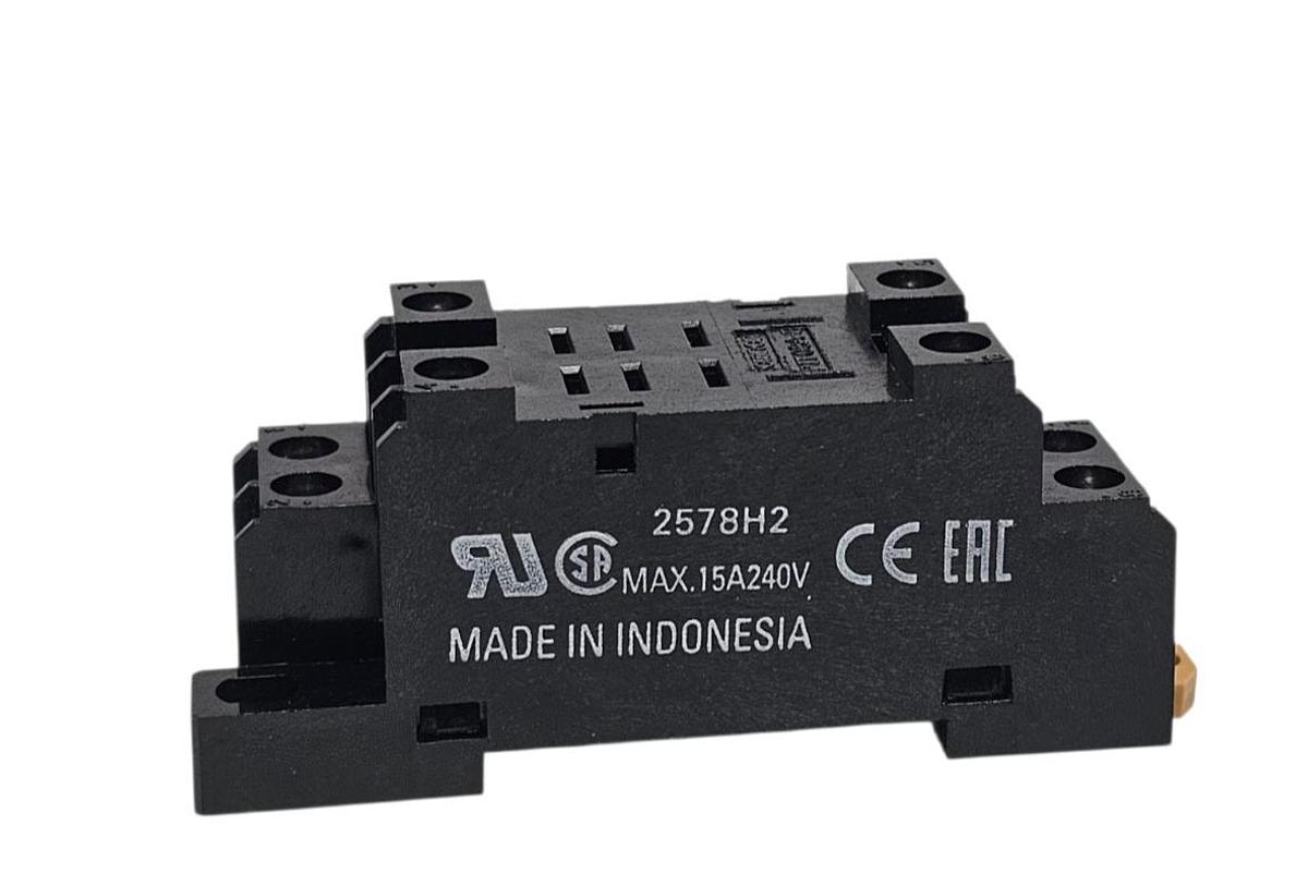 Used LOT OF 6 NEW OMRON PTF08A-E RELAY SOCKETS DIN RAIL MOUNT PTF08AE 15 AMP 8 BLADE
