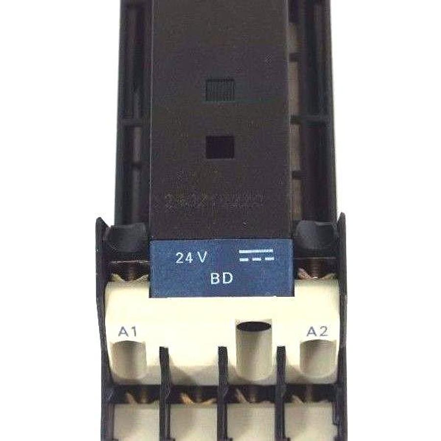 Used NIB TELEMECANIQUE CA3DN40BD CONTROL RELAY 24V DC, CA3-DN40