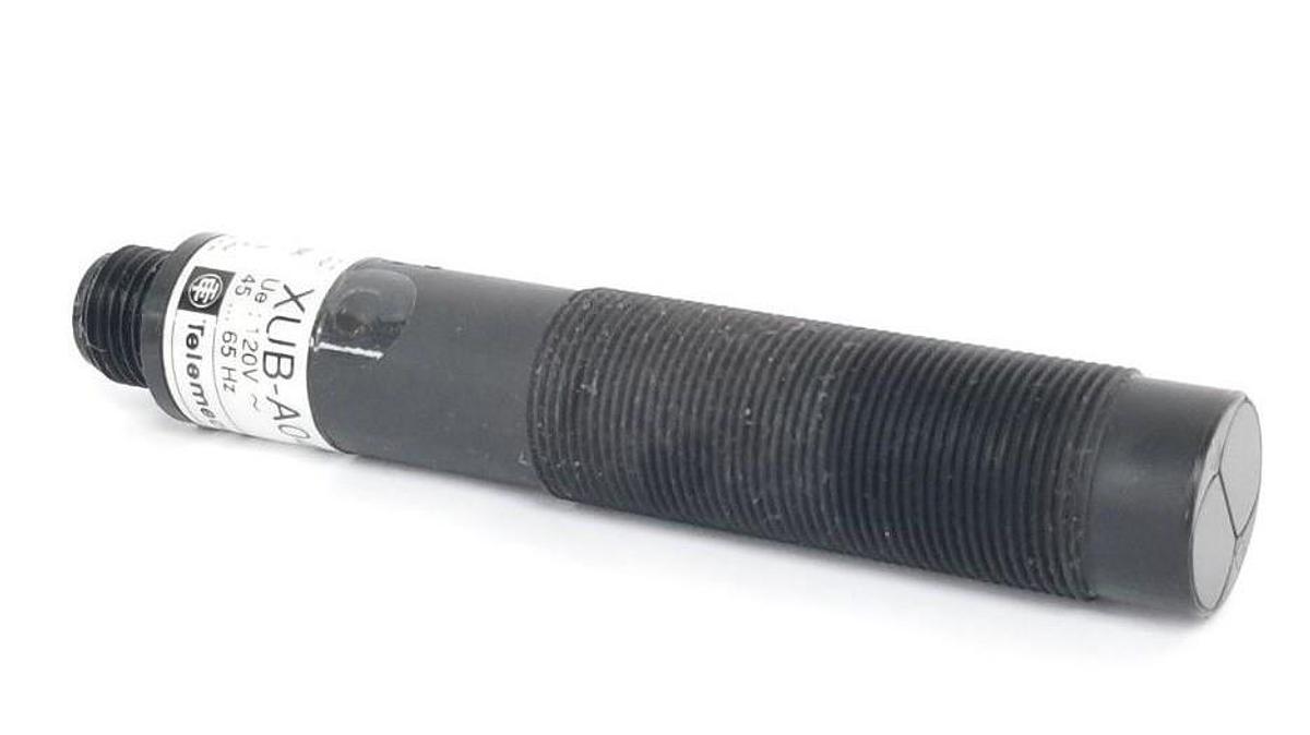 Used TELEMECANIQUE XUB-A045214K PHOTOELECTRIC SENSOR XUBA045214K