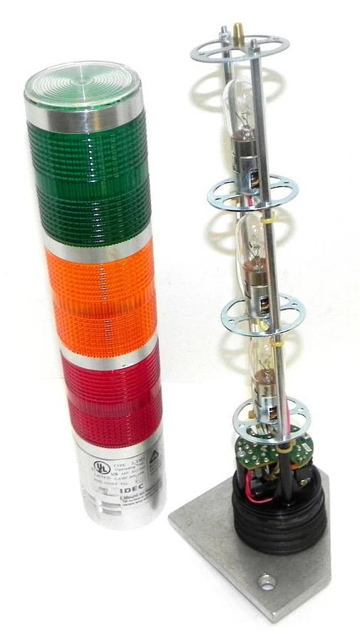 Used IDEC TYPE LT1D SIGNAL LIGHT TOWER RED, ORANGE, GREEN 24V AC/DC
