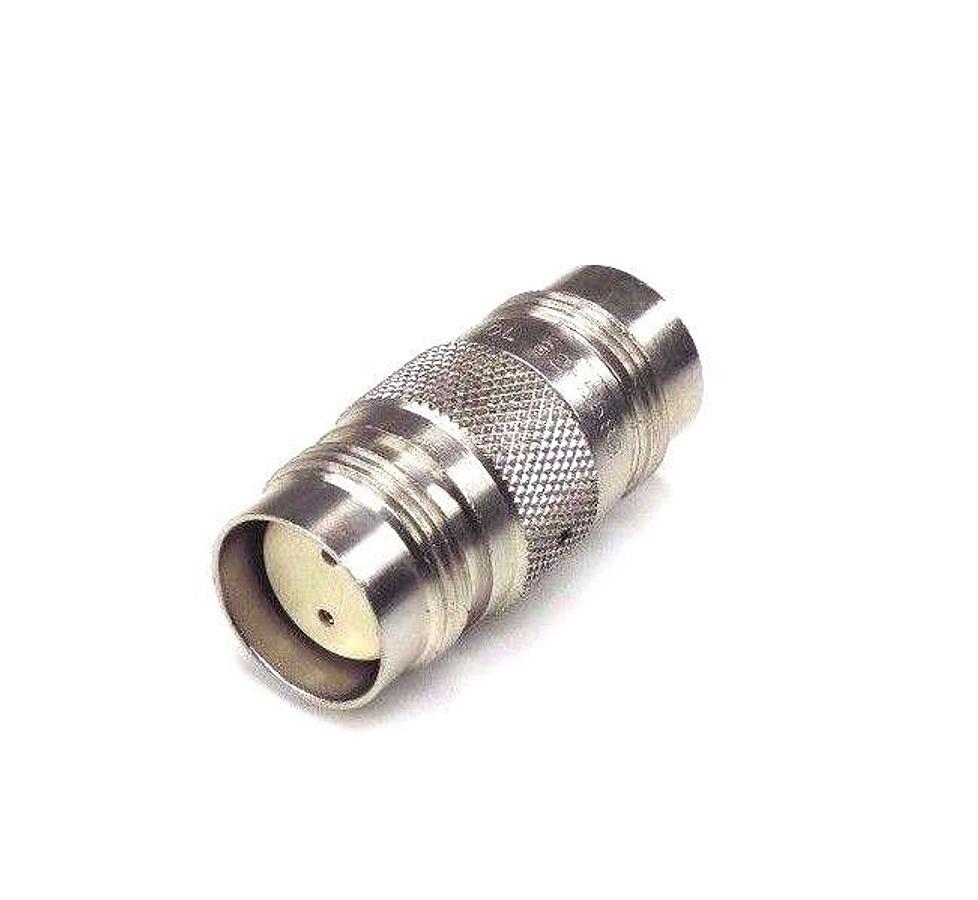Used 4 NEW AMPHENOL 82-5588 TWIN CONTACT CONNECTORS 90 DEG. KEYED, 825588