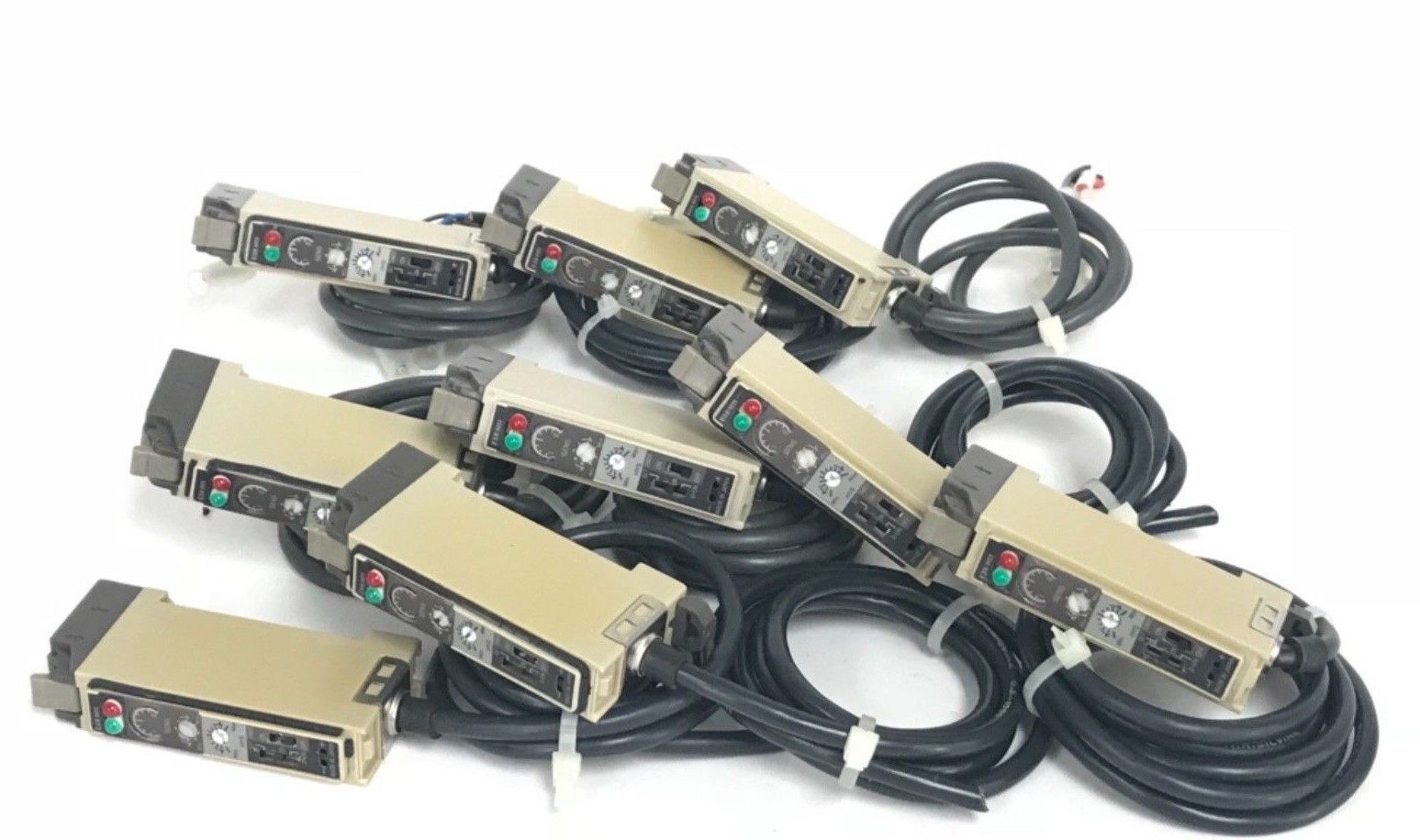 Used LOT OF 9 OMRON E3X-H11 PHOTOELECTRIC SENSORS 10-30VDC, E3XH11
