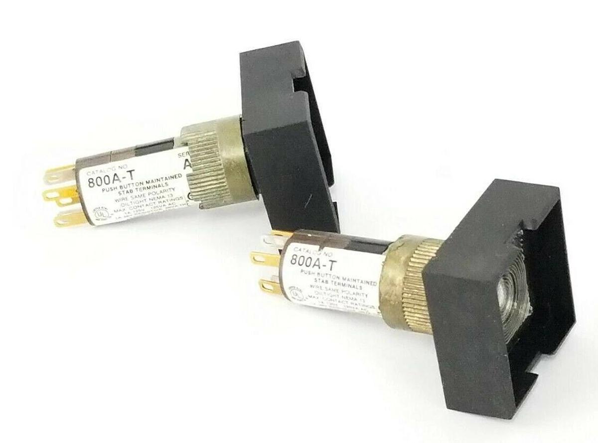 BOX OF 2 NEW ALLEN BRADLEY 800A-T2H MAINTAINED PUSH BUTTONS SER. A