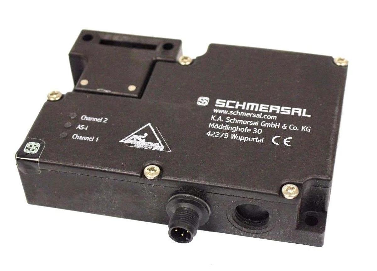 Used NIB SCHMERSAL AZM 161 B ST1-AS RAP 101209090 SAFETY INTERLOCK SWITCH 24VDC