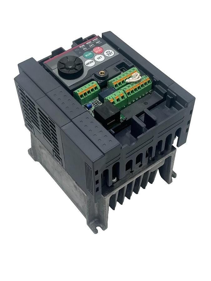 Used MITSUBISHI FR-D740-022SC-EC COMPACT SIZE INVERTER 3PH 400V 50/60Hz 2.2A 1HP
