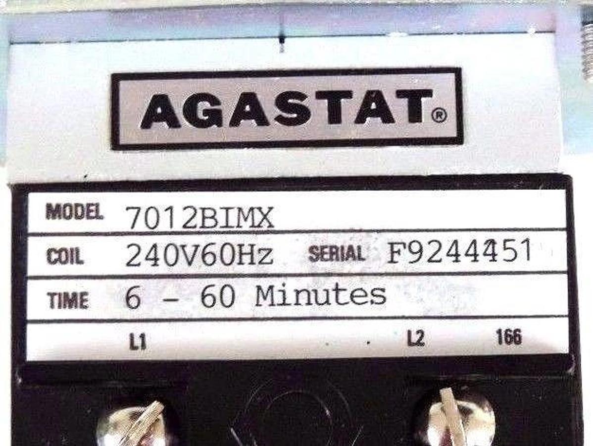 NEW AGASTAT 7012BIMX TIMING RELAY 6-60 MIN. 120/240VAC, COIL: 240V, 60HZ