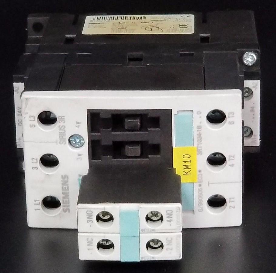 Used SIEMENS 3RT1034-1BB40 CONTACTOR DC 24V W/ 3RH1921-1CA01, 3RT1936-1ER00