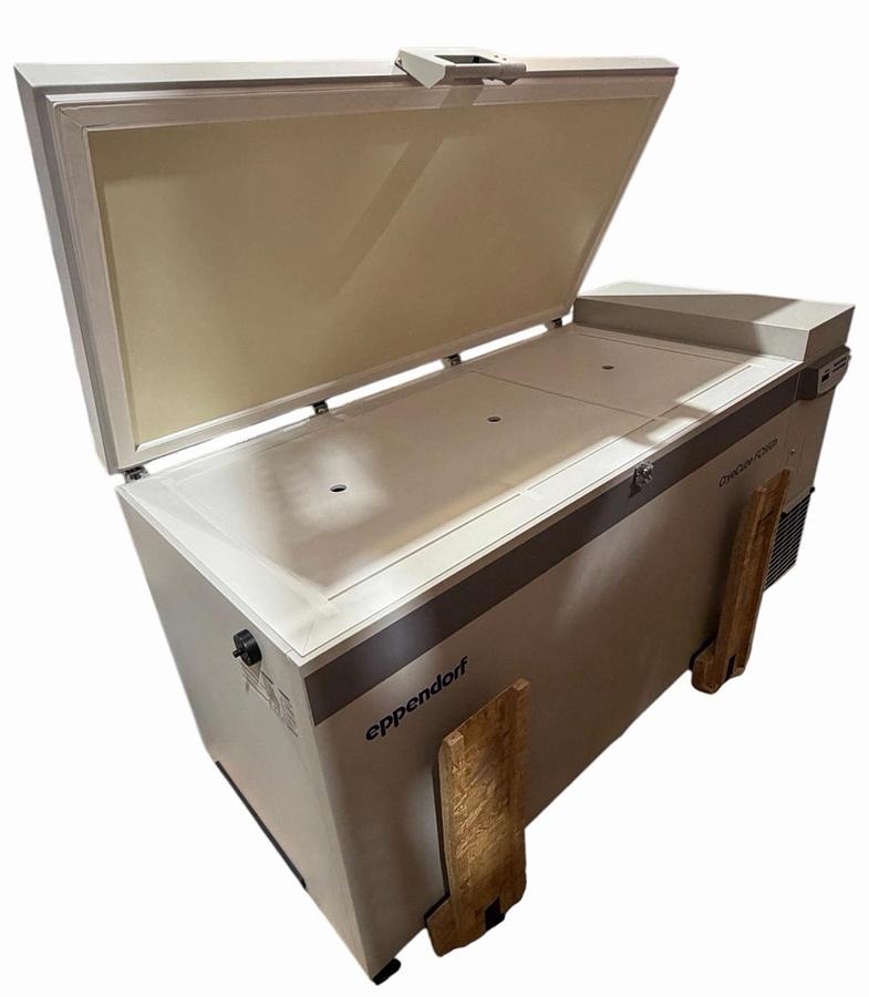 Used EPPENDORF CRYOCUBE FC660C ULTRA-LOW TEMPERATURE FREEZER 660 L (for parts)
