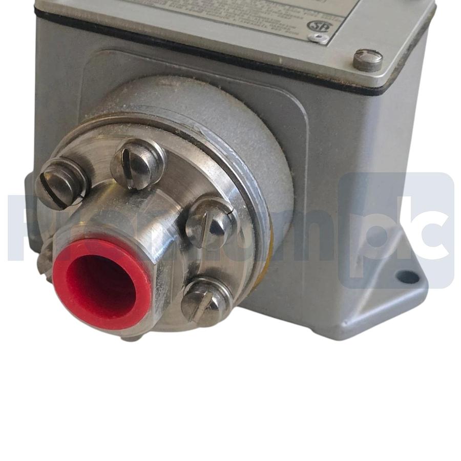 Used CCS Custom Control Sensors 646GZEM11-7011 Dual-Snap Pressure Switch 18-150psi Ex