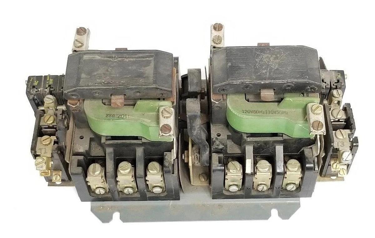 Used GENERAL ELECTRIC CONTACTOR ASSEMBLY W/ 15D22G22 COILS, 124D028, CR124 RELAYS