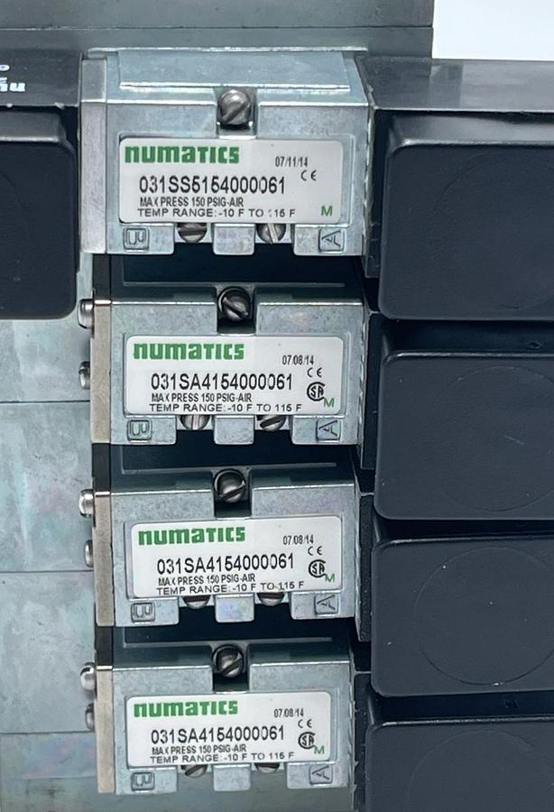 Used Numatics AK0CD00002NSTD Manifold Kit w/ (4) 031SS5154000061 MK3 Valves 24VDC