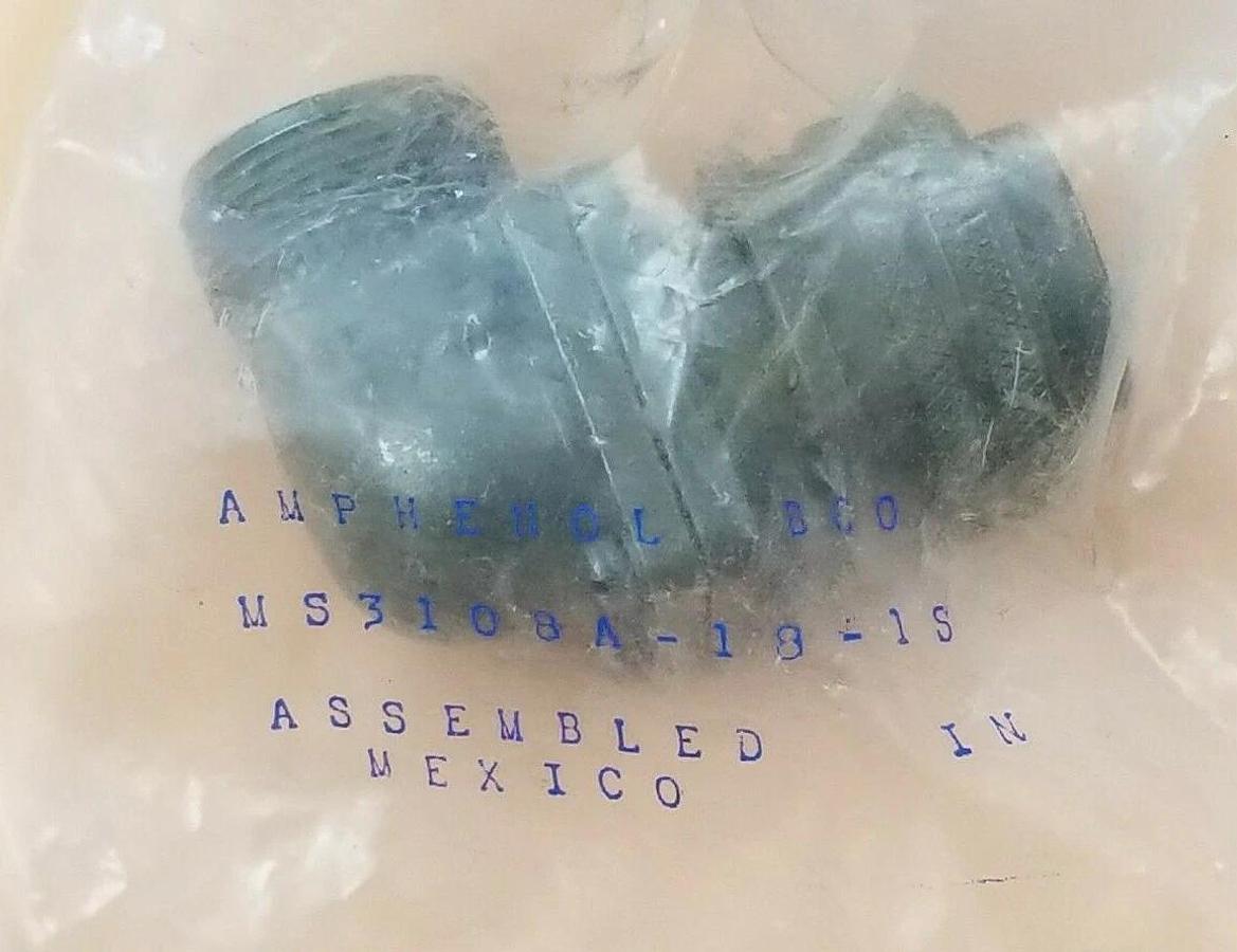 Used NEW AMPHENOL BCO WS3108A-18-1S CONNECTOR WS3108A181S