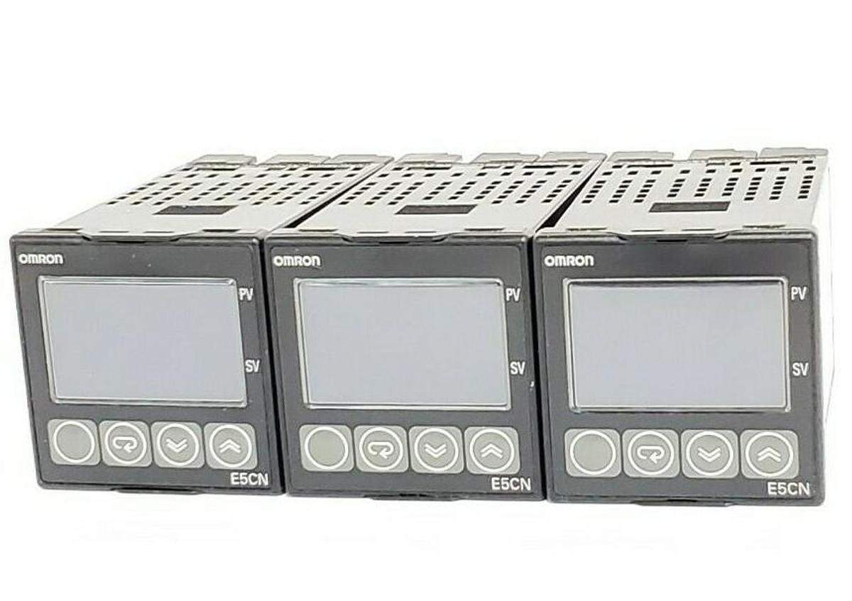 Used LOT OF 3 OMRON E5CN-Q2HBT TEMPERATURE CONTROLLERS E5CNQ2HBT