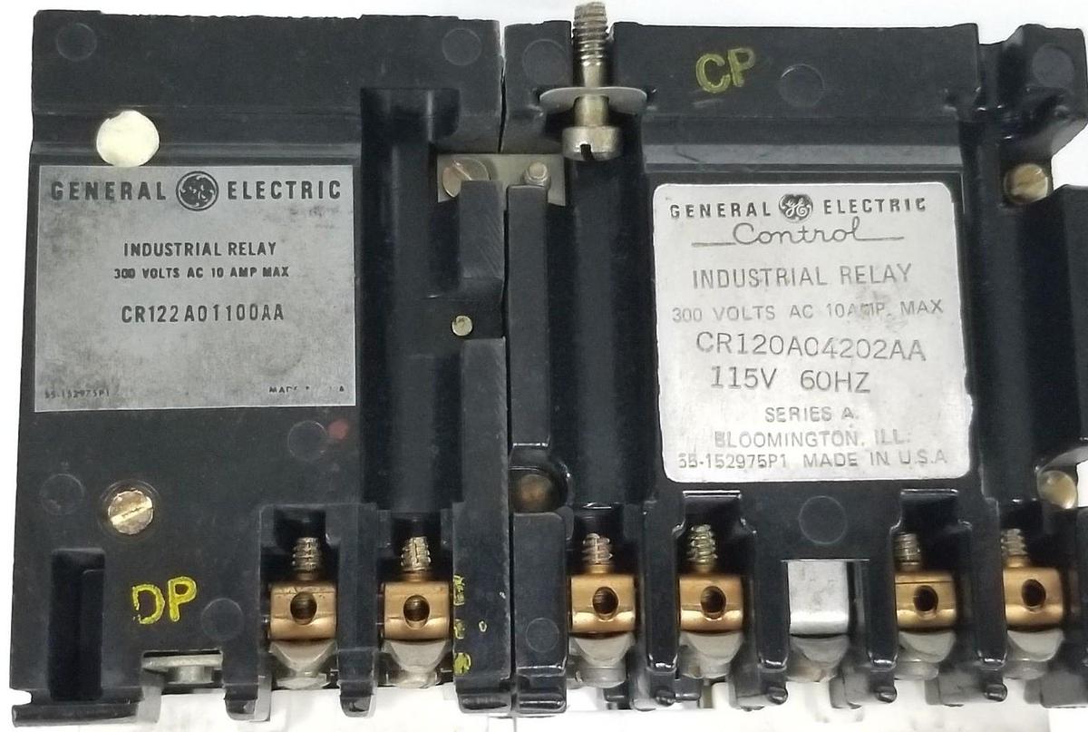Used GENERAL ELECTRIC CR120A04202AA INDUSTRIAL RELAY 115V 60HZ W/ CR122A01100AA