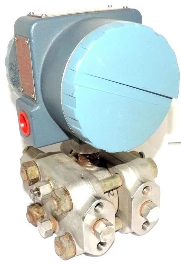 Used FOXBORO 823DP-I3S1NM2-M TRANSMITTER W/ B0138RA M/821AL, 823, 827 MED. RNG: 4-20