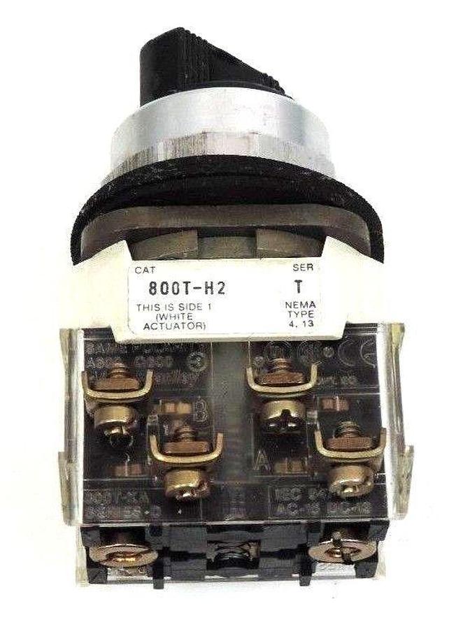 Used ALLEN BRADLEY 800T-H2 SELECTOR SWITCH SER. T W/ 800T-XA SER. D CONTACT BLOCK