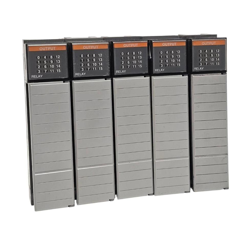 Used LOT OF 5 ALLEN BRADLEY 1746-OW16 SER. C OUTPUT MODULES 1746OW16