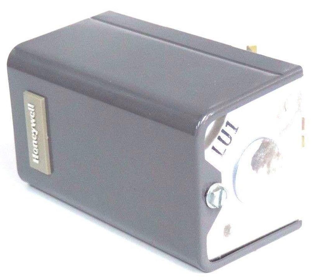 NIB HONEYWELL S688A 1007 1 AIR FLOW SWITCH S688A10071 SPDT SWITCH 240 VAC MAX.