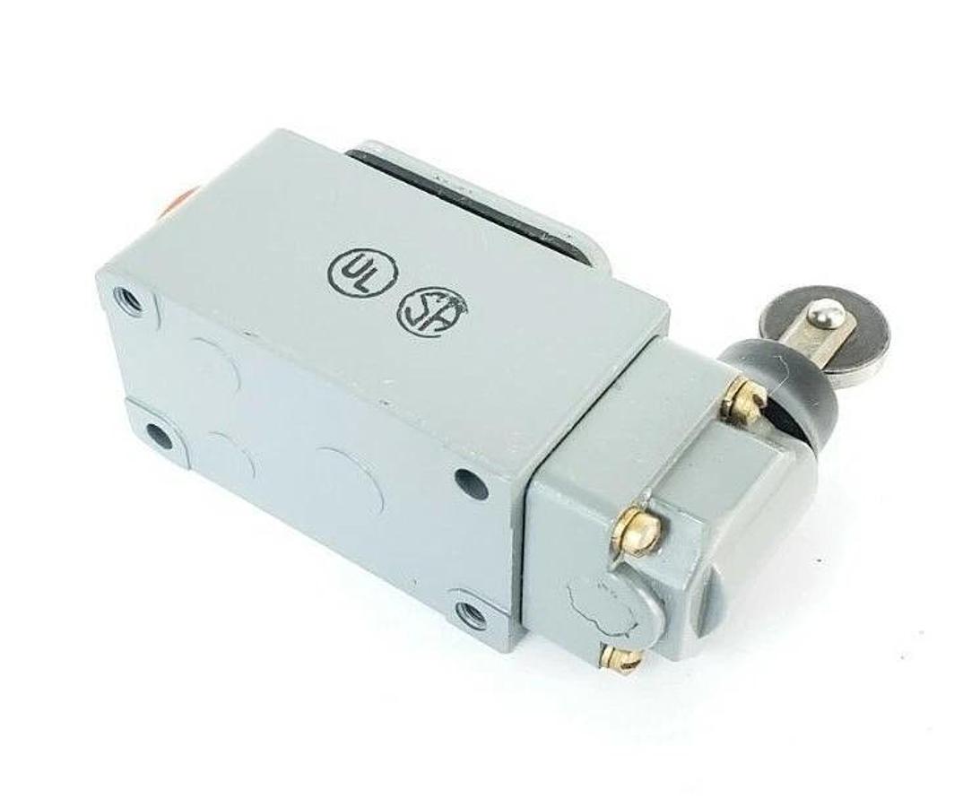 Used NIB CUTLER HAMMER 10316H872C LIMIT SWITCH TYPE: L 600VAC