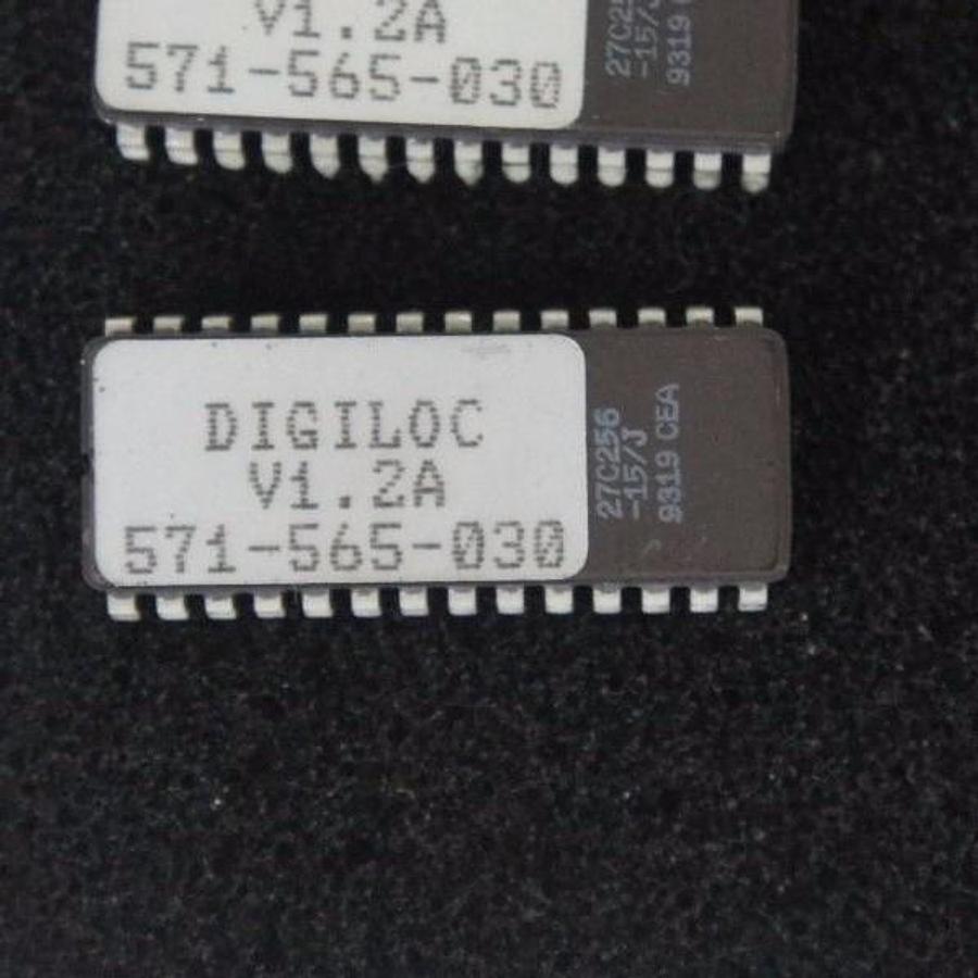 Used GENERIC EPROMS (6) V1.2A 571-565-030 (2) V0.5 571-565-028, 571-565-040, 080493