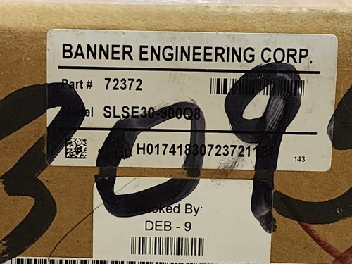 NEW FACTORY SEALED BANNER SLSE30-900Q8 LIGHT CURTAIN RECEIVER 72372