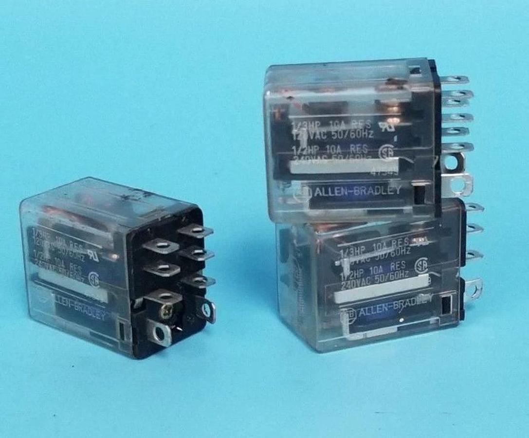 Used LOT OF 3 ALLEN BRADLEY 700-HF32Z24 RELAYS 700HF32Z24, SER. A, 12A, 8-BLADE