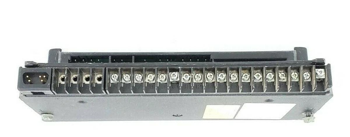 Used GE FANUC IC660TSD100B TERM. ASSEMBLY 115VAC (MISSING 4 SCREWS)
