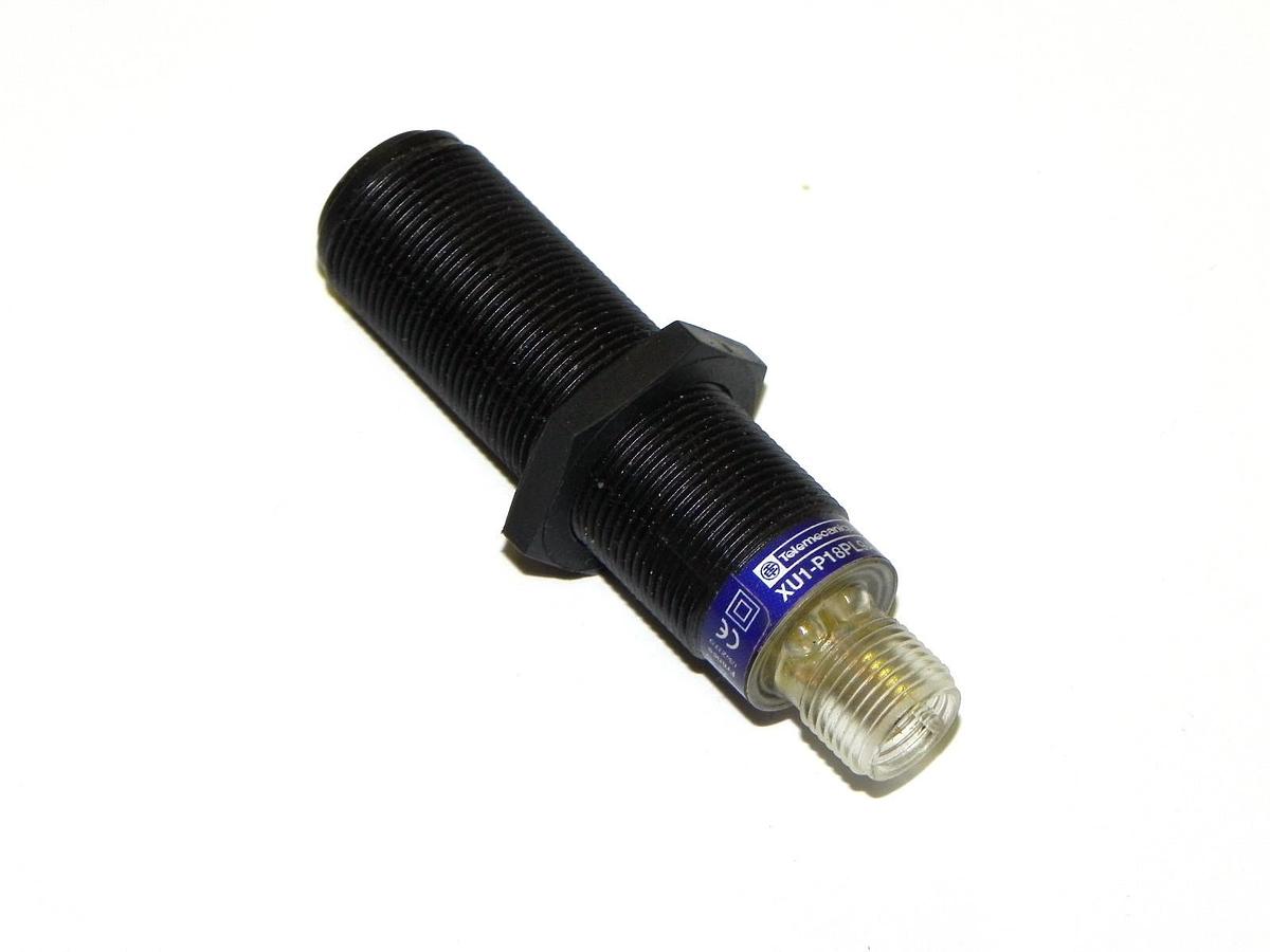Used TELEMECANIQUE XU1-P18PL9AB PHOTOELECTRIC SENSOR 24V 100MA
