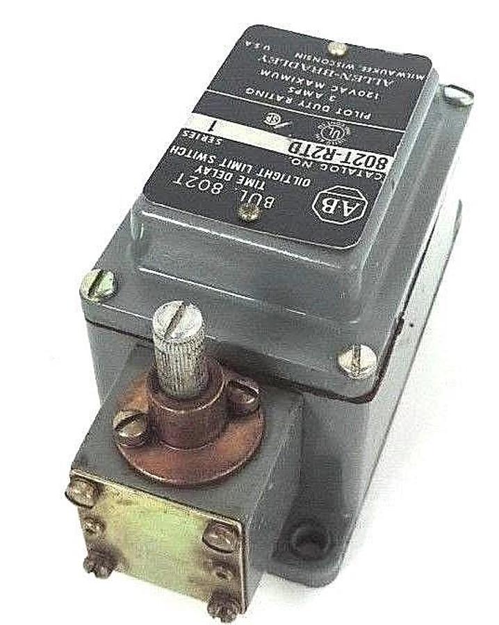 Used ALLEN BRADLEY 802T-R2TD SER. 1 TIME DELAY OILTIGHT LIMIT SWITCH W/ Z-24811 HEAD
