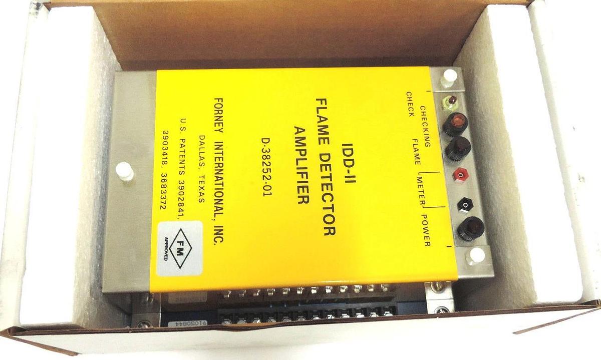 Used NIB FORNEY IDD-II FLAME DETECTOR AMPLIFIER D-38252-01
