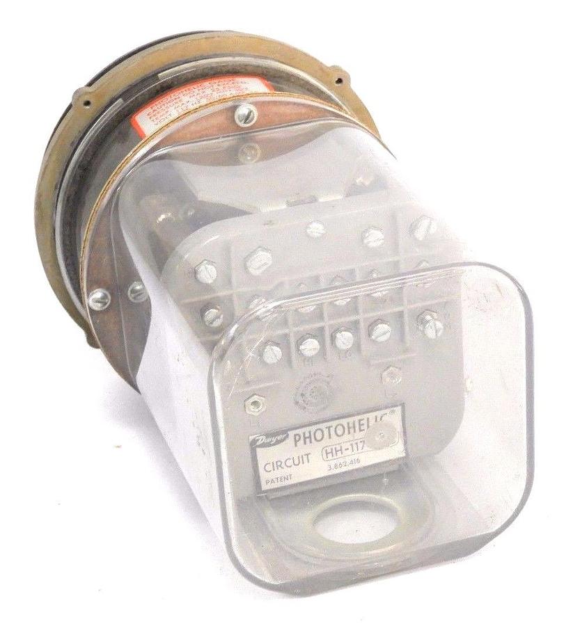 Used DWYER 3002-C PHOTOHELIC PRESSURE SWITCH & GAUGE 25PSIG, 30002 D.C., HH-117VAC