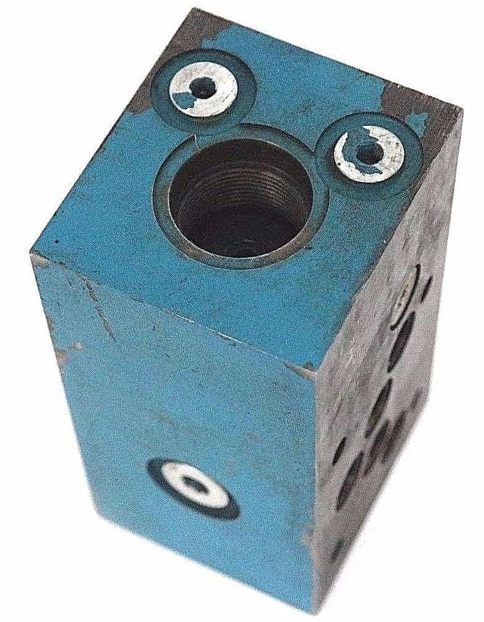 Used VICKERS DGMC-5-PT-CW-20 PRESSURE RELIEF VALVE 631920 F7SDD