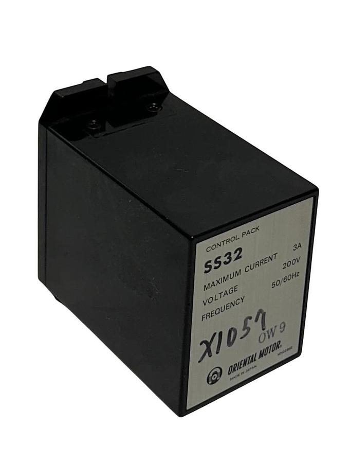 Used ORIENTAL MOTOR SS32 CONTROL PACK SPEED MODULE 3A 200V 50/60Hz BLACK USMP