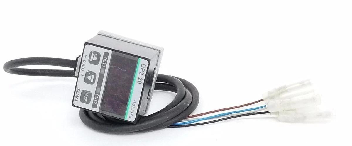 Used SUNX DP2-20 DIGITAL PRESSURE SENSOR DP220, 12 TO 24V DC