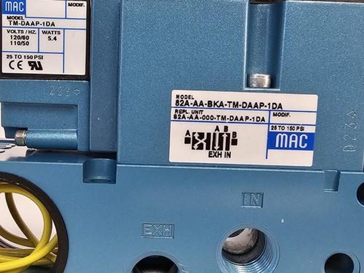 Used NEW MAC 82A-AA-BKA-TM-DAAP-1DA / 82A-AA-000-TM-DAAP-1DA SOLENOID VALVE AND BASE