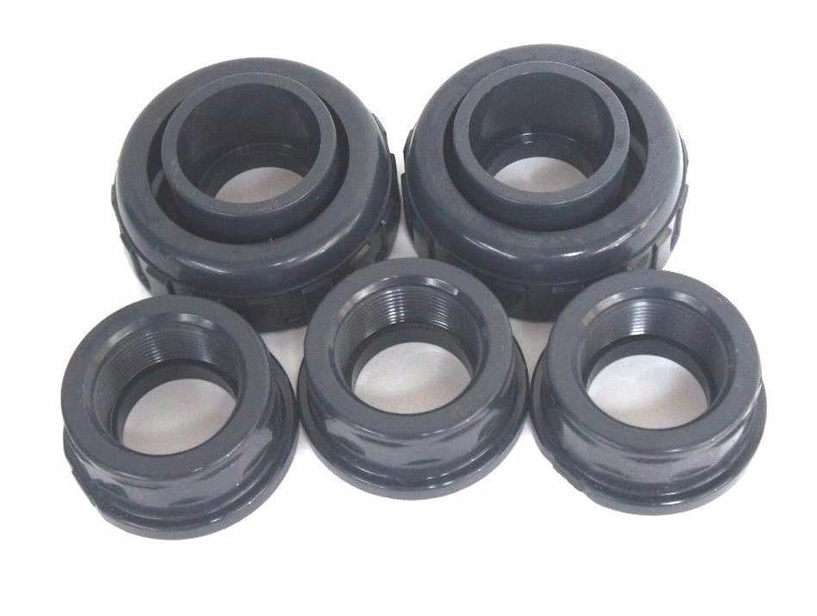 LOT OF 5 NEW TRUE UNION 1-1/2" FITTING CONNECTIONS (2) SOCKET (3) THREADED