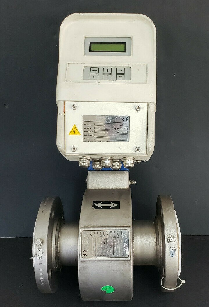 Used NEW MASTER METER MC-208 QAZ-127 FLOW METER CONTROLLER W/ MUT-2200 QAC-120 VALVE