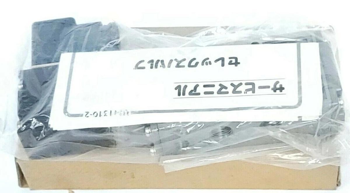 Used NIB CKD 4F310-08 SOLENOID VALVE 4F31008 AC200 PIPE: PS 1/4